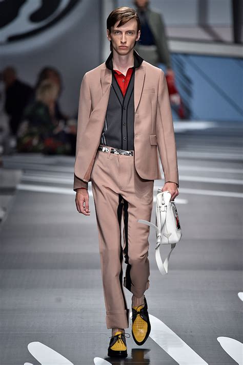 prada ss 2018 ffw